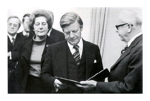 Bundespräsident (رئیس‌جمهور فدرال) آلمان حکم انتصاب را اعطا می‌کند. چه وظایفی بر عهده Bundespräsident آلمان است؟